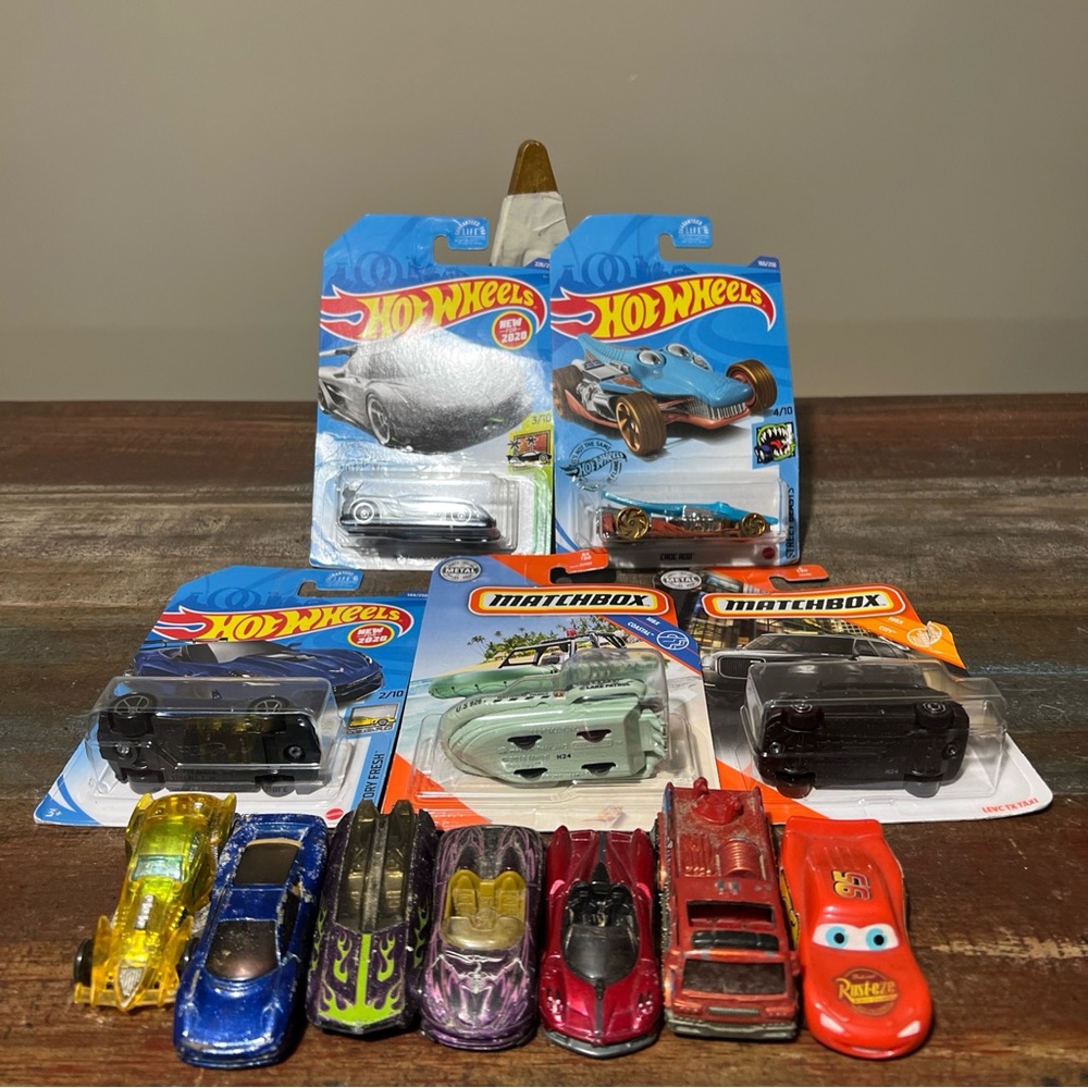 Hot Wheels/Match Box Lot Sea Spy/levc Tx Taxi/Corvette Zr1/Croc Rod/koenigsegg